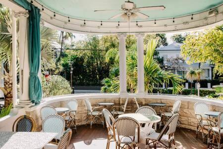 ホテル Deluxe King - Curry Mansion With Pool! キーウェスト エクステリア 写真
