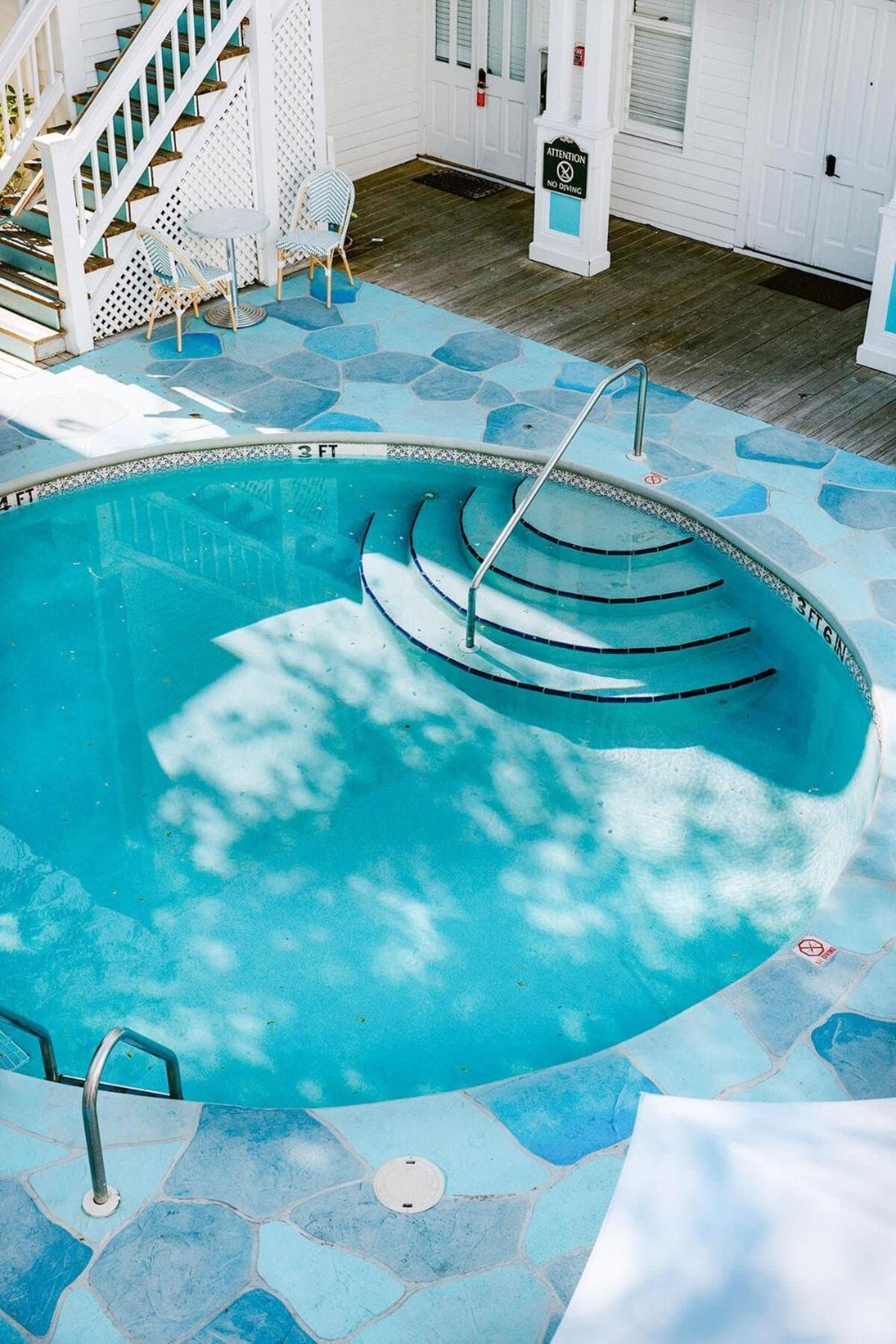 ホテル Deluxe King - Curry Mansion With Pool! キーウェスト エクステリア 写真